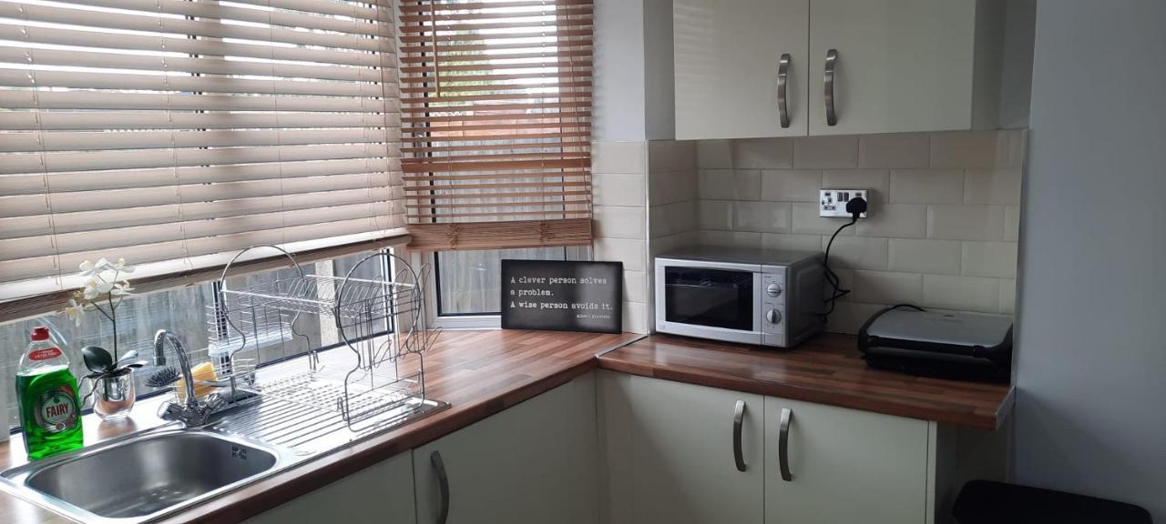 Stylish And Homey 3 Bedroom House With Free Parking & Wi-Fi Minworth Exterior photo