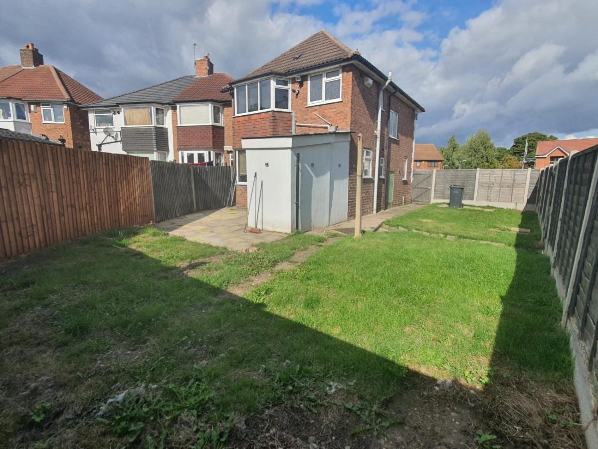 Stylish And Homey 3 Bedroom House With Free Parking & Wi-Fi Minworth Exterior photo