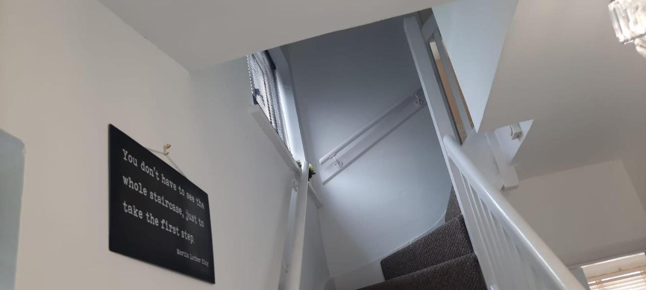 Stylish And Homey 3 Bedroom House With Free Parking & Wi-Fi Minworth Exterior photo