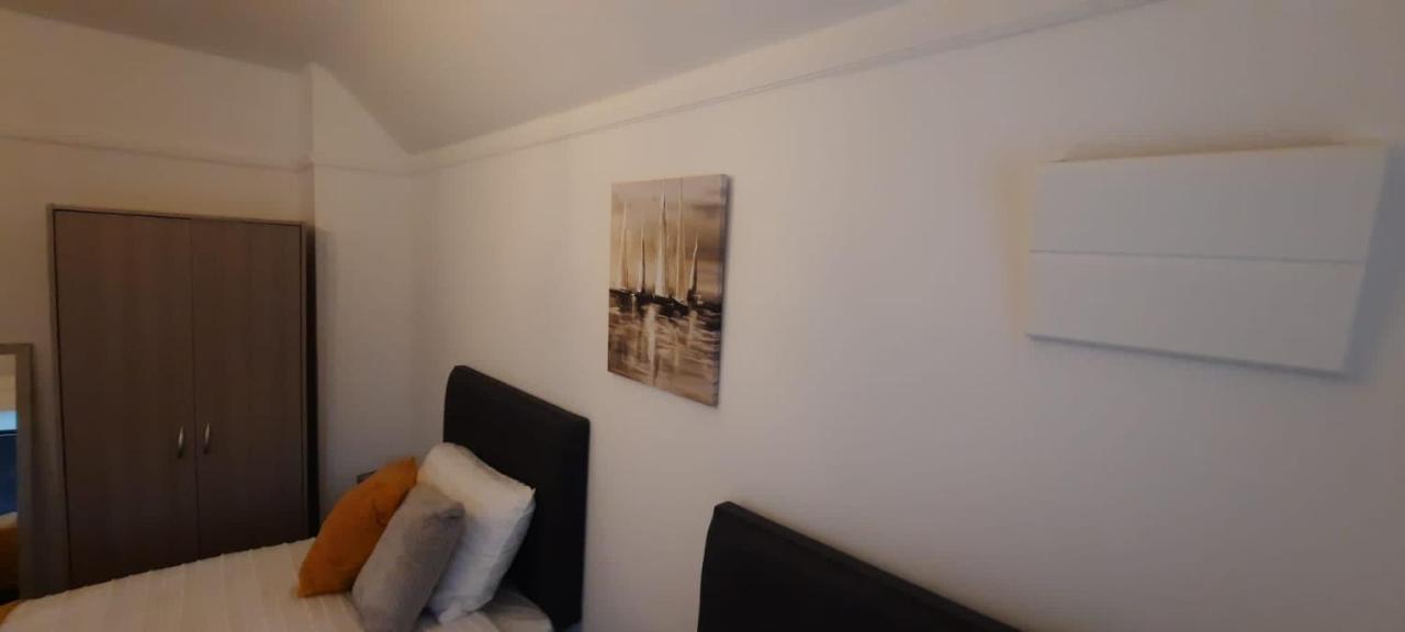 Stylish And Homey 3 Bedroom House With Free Parking & Wi-Fi Minworth Exterior photo